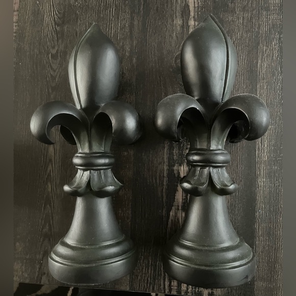 Unbranded matte black pair of Fleur di Lis bookends - Picture 3 of 7